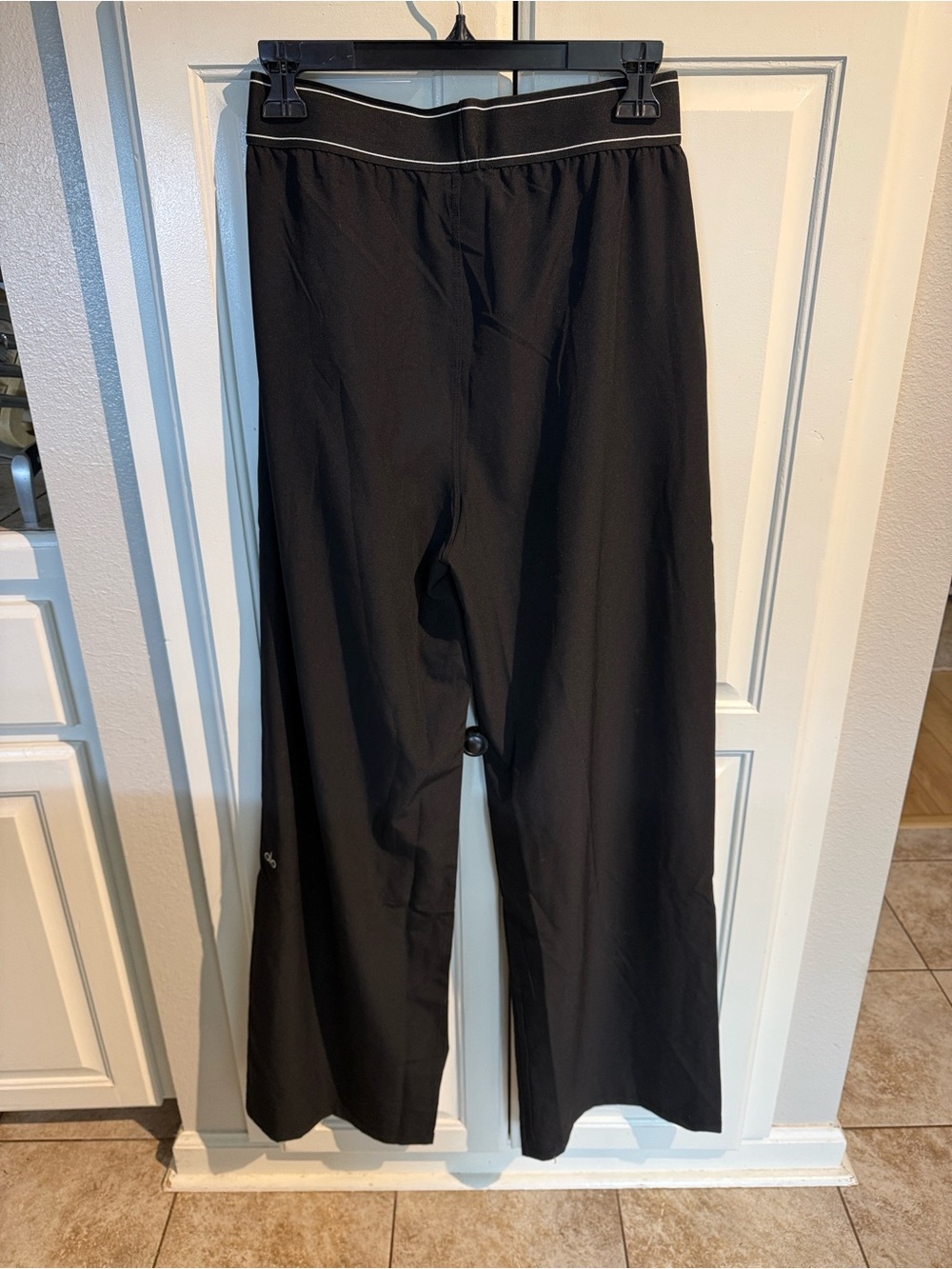 ALO Yoga Workout Black Wide-Leg Lounge Joggers with Branded Waistband - Picture 2 of 6